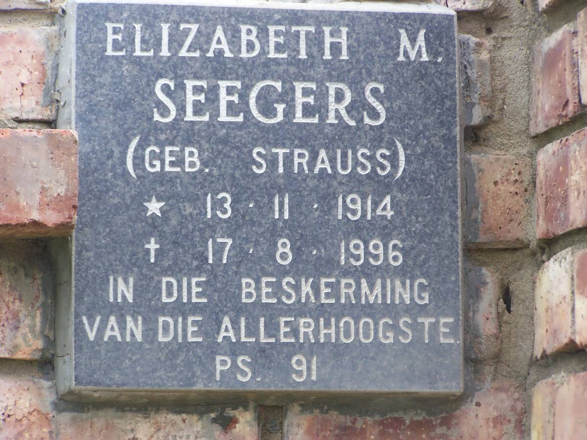 SEEGERS Elizabeth M. nee STRAUSS 1914-1996