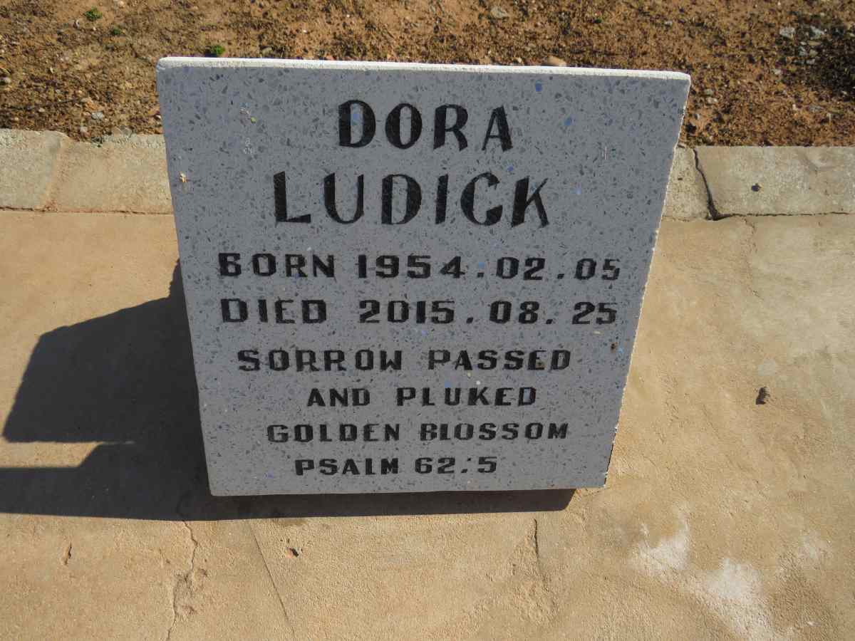 LUDICK Dora 1954-2015