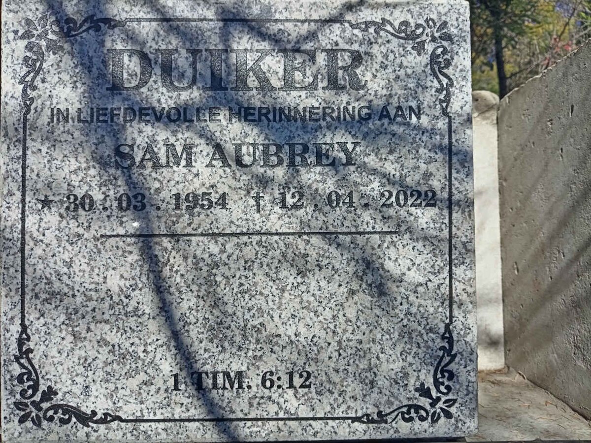 DUIKER Sam  Aubrey 1954-2022