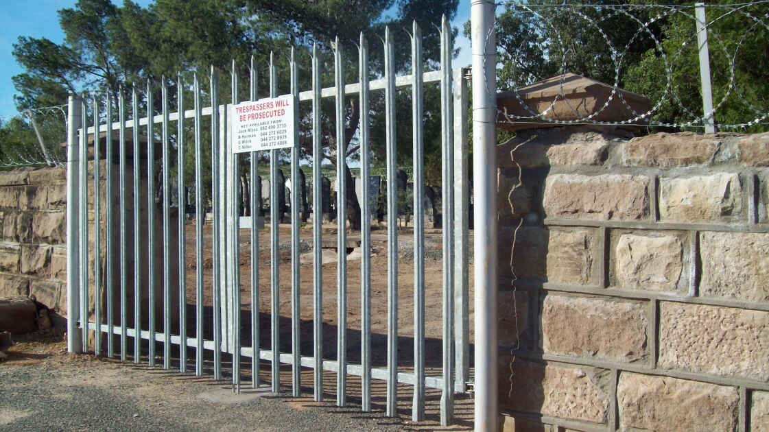 1. Entrance to the Jewish section 