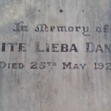 D - Vanne :: Surnames - D