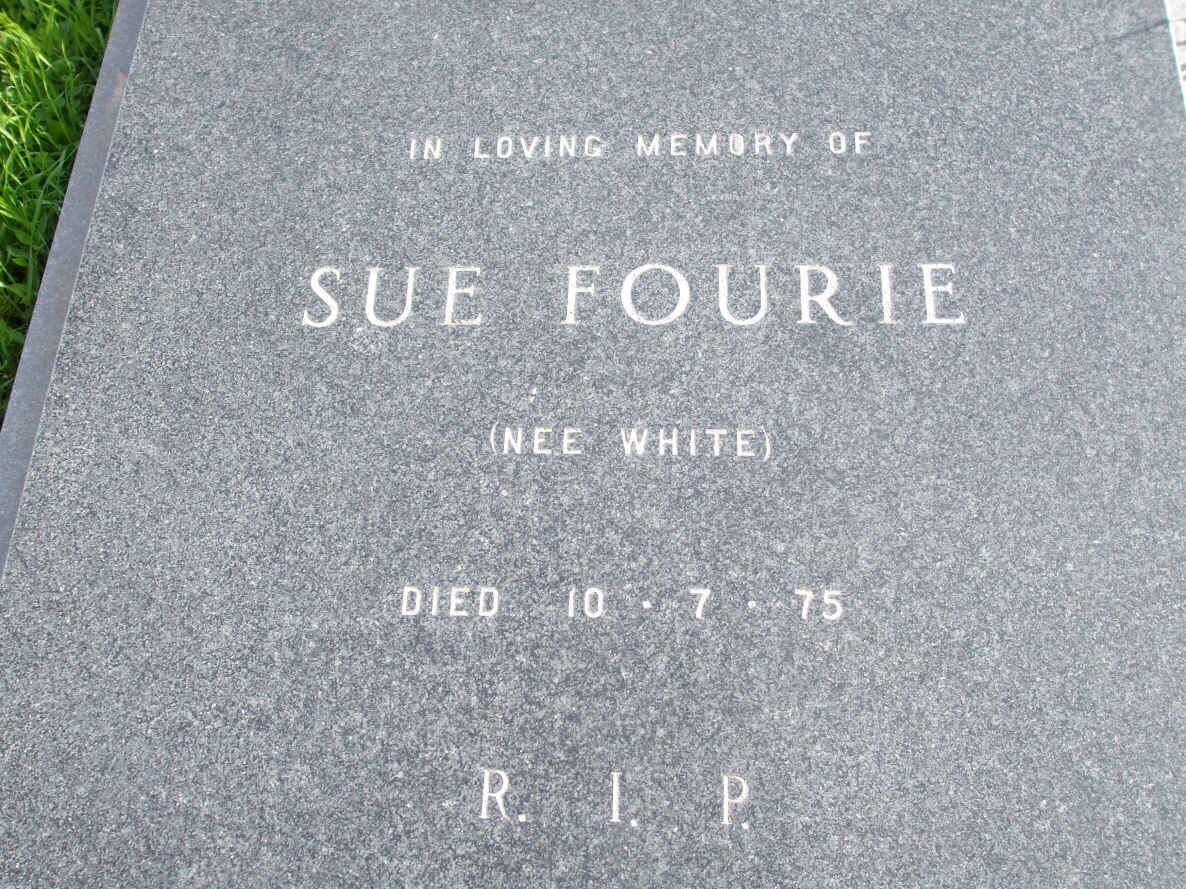 FOURIE Sue nee WHITE   -1975