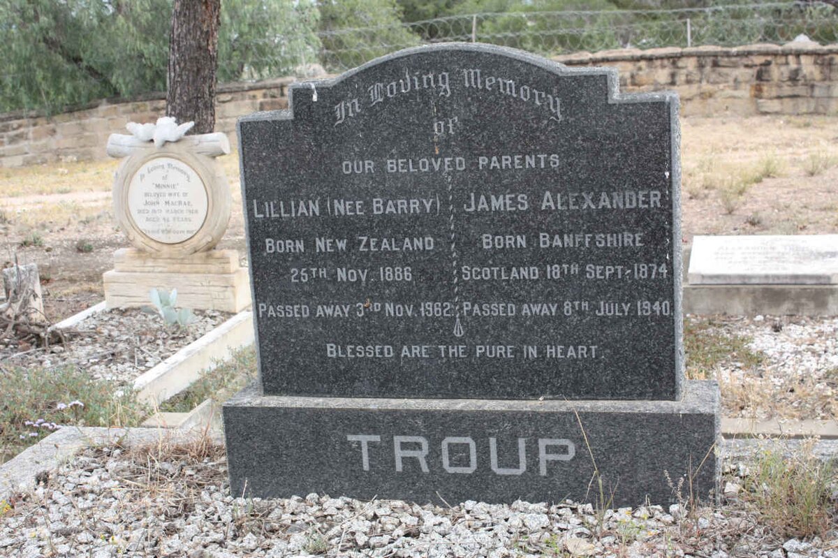 TROUP James Alexander 1874-1940 &amp; Lillian BARRY 1886-1962