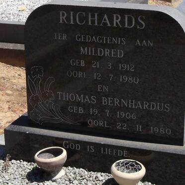 RICHARDS Thomas Bernhardus 1906-1980 &amp; Mildred 1912-1980