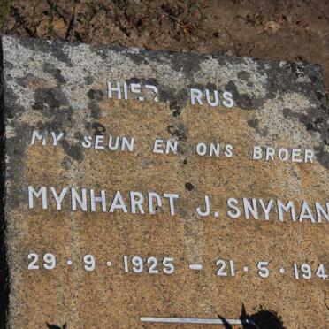 SNYMAN Mynhardt J. 1925-1946
