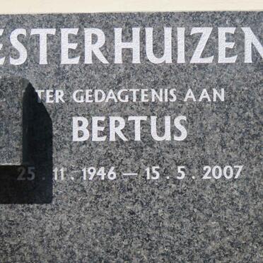 ESTERHUIZEN Bertus 1946-2007