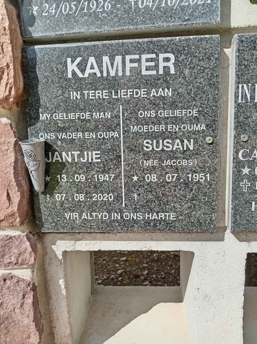 KAMFER Jantjie 1947-2020 &amp; Susan JACOBS 1951-