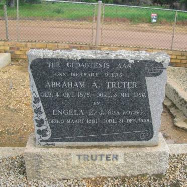 TRUTER Abraham A. 1875-1956 &amp; Engela E.J. KOTZE 1881-1958