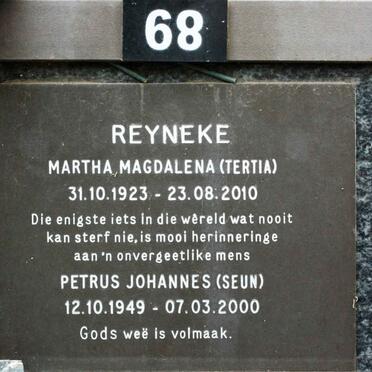 REYNEKE Petrus Johannes 1949-2000 &amp; Martha Magdalena 1923-2010