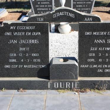 FOURIE Jan Jacobus 1903-1976 &amp; Anna S.C. KLEYNHANS 1913-1983