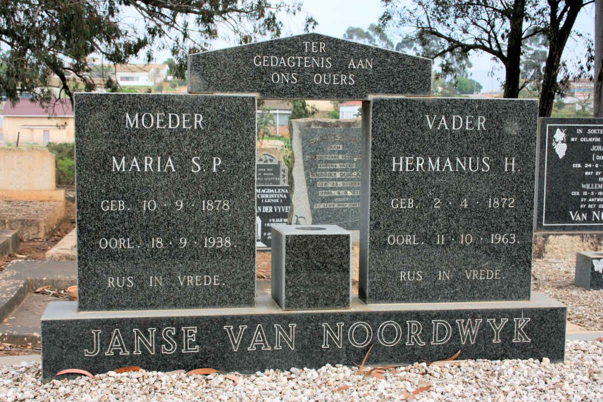 NOORDWYK Hermanus H., Janse van 1872-1963 &amp; Maria S.P. 1879-1938