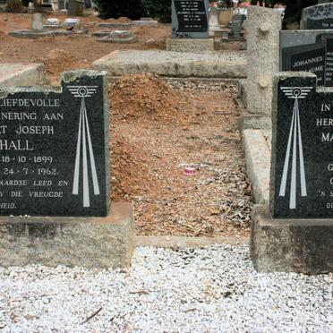 HALL Robert Joseph 1899-1962 &amp; Magdalena P.R. 1898-1975