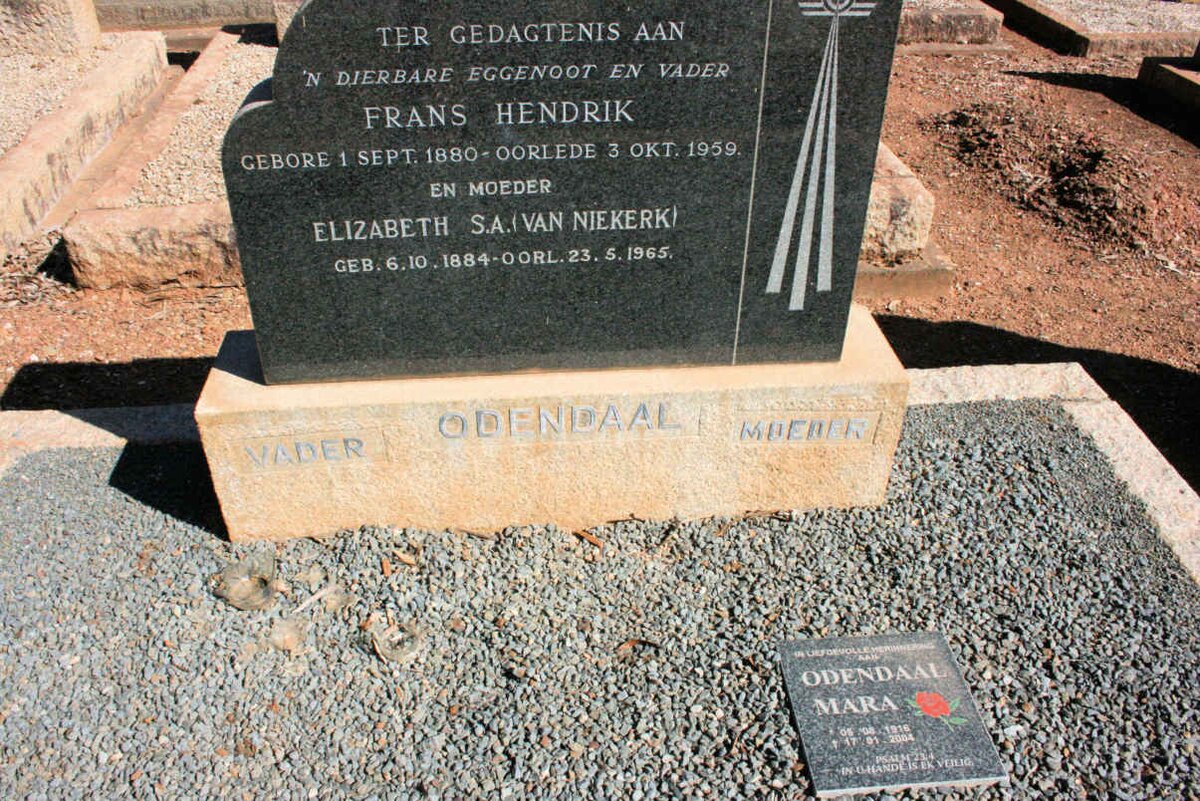 ODENDAAL Frans Hendrik 1880-1959 &amp; Elizabeth S.A. VAN NIEKERK 1884-1965 :: Mara 1916-2004