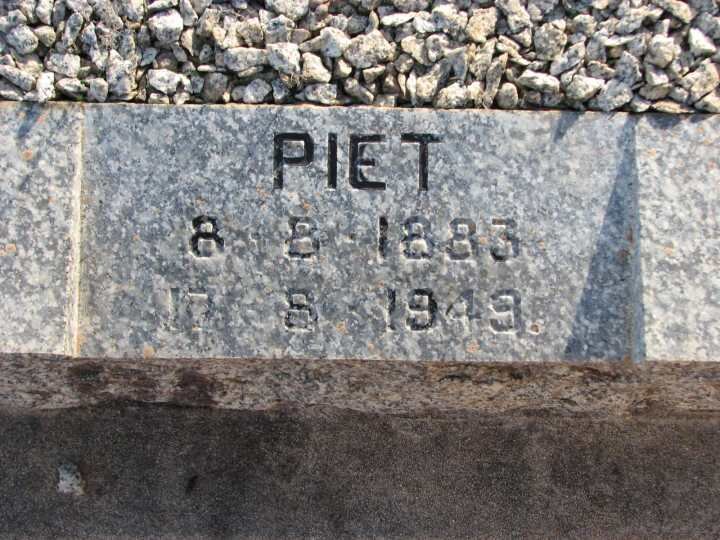 FOURIE Piet 1883-1949 & Albertha 1884-1975