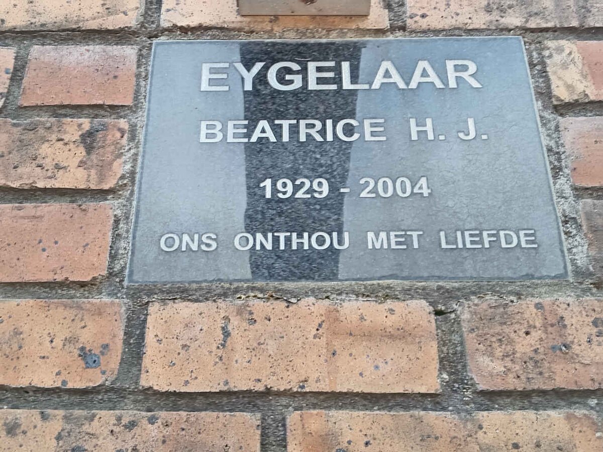 EYGELAAR Beatrice H.J. 1929-2004