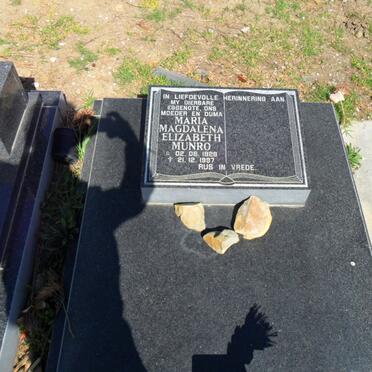 MUNRO Maria Magdalena Elizabeth 1928-1997