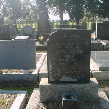 MUNNIK Anna L. 1910-1967