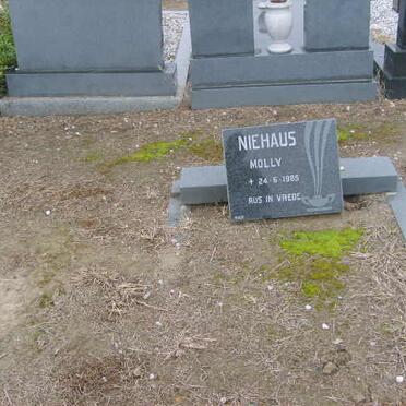 NIEHAUS Molly -1985