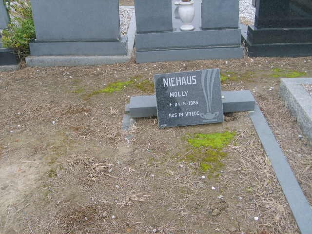 NIEHAUS Molly -1985
