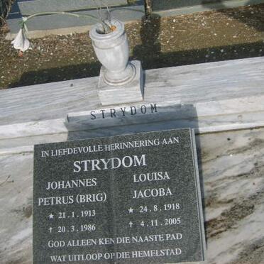 STRYDOM Johannes Petrus 1913-1986 &amp; Louisa Jacoba 1918-2005