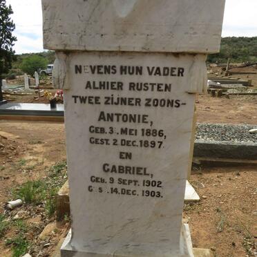 ROUX Johannes Lucas, le 1850-1907 :: LE ROUX Antonie 1886-1897 :: LE ROUX Gabriel 1902-1903