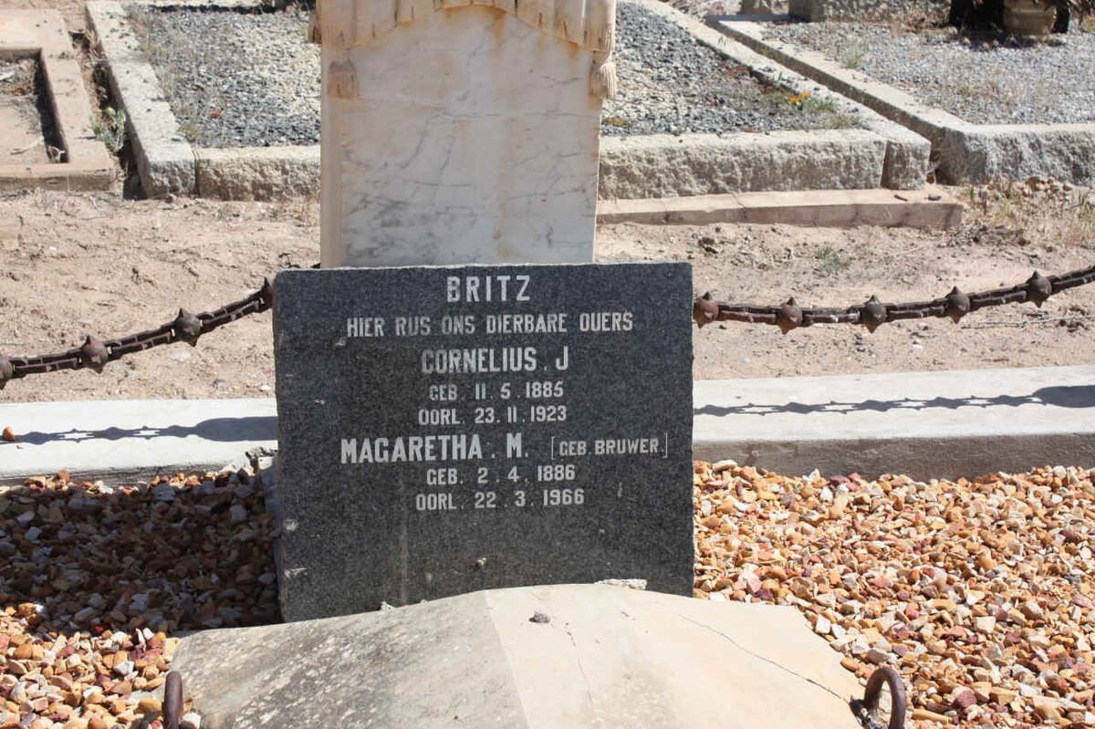 BRITZ Cornelius J. 1885-1923 &amp; Magaretha M. BRUWER 1886-1966 _2