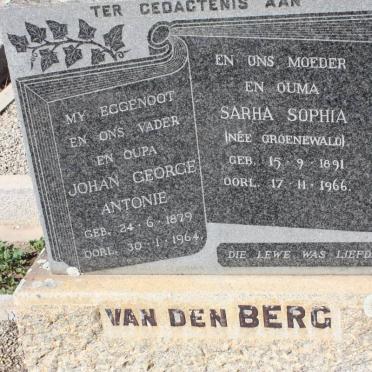 BERG Johan George Antonie, van den 1879-1964 &amp; Sarha Sophia GROENEWALD 1891-1966