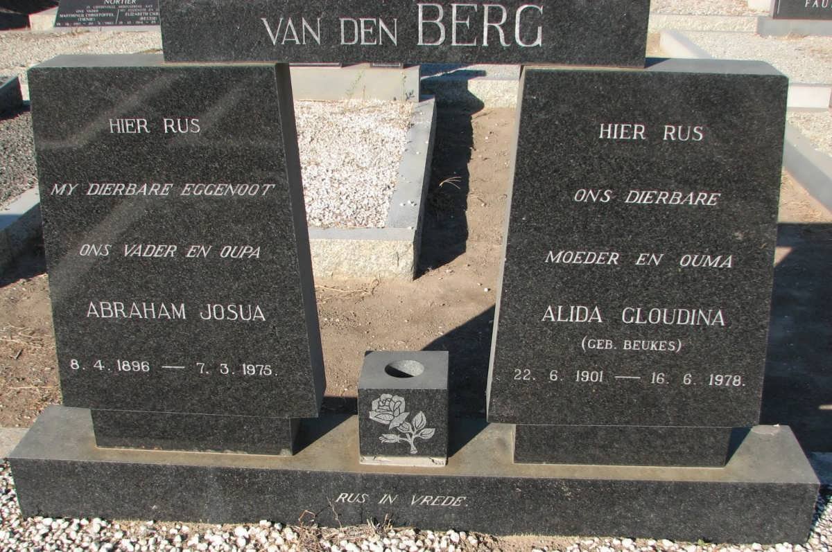 BERG Abraham Josua, van den 1896-1975 &amp; Alida Glaudina BEUKES 1901-1978