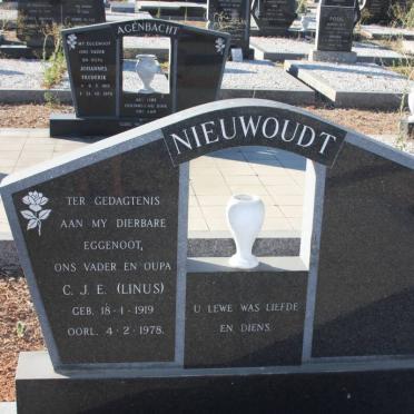 NIEUWOUDT G.J.E. 1919-1978