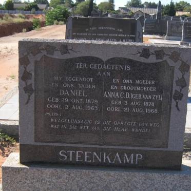STEENKAMP Daniel 1879-1963 &amp; Anna C.D. VAN ZYL 1878-1968