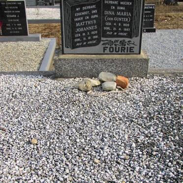 FOURIE Matthys Johannes 1920-1981 &amp; Dina Maria GUNTER 1920-1987