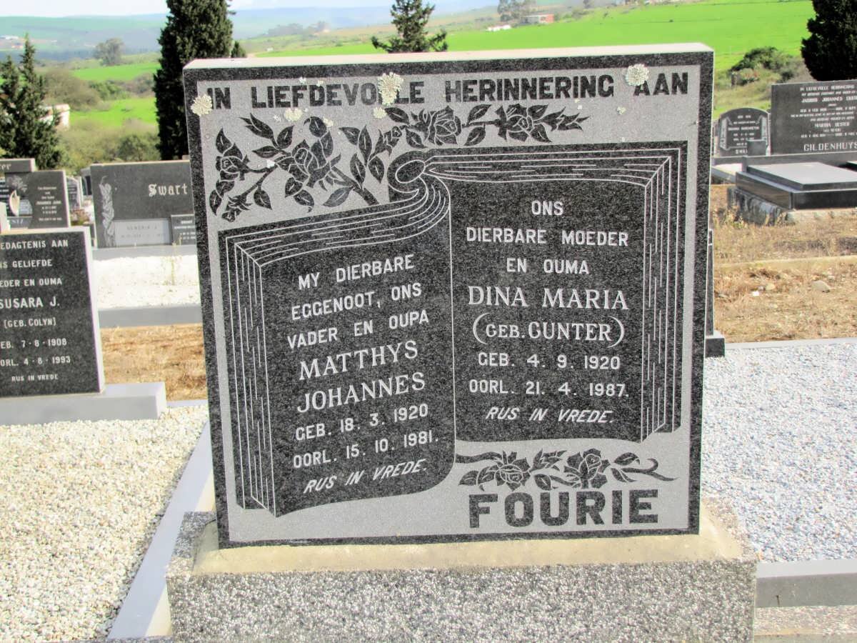 FOURIE Matthys Johannes 1920-1981 &amp; Dina Maria GUNTER 1920-1987