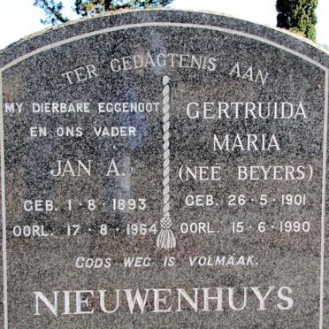 NIEUWENHUYS Jan A. 1893-1964 &amp; Gertruida Maria BEYERS 1901-1990