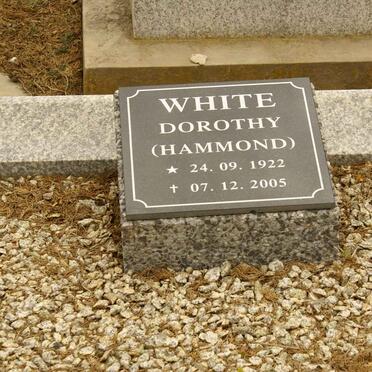 WHITE Dorothy nee HAMMOND 1922-2005