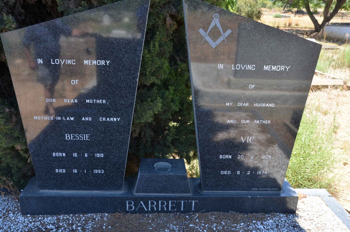 BARRETT Vic 1909-1974 &amp; Bessie 1910-1993
