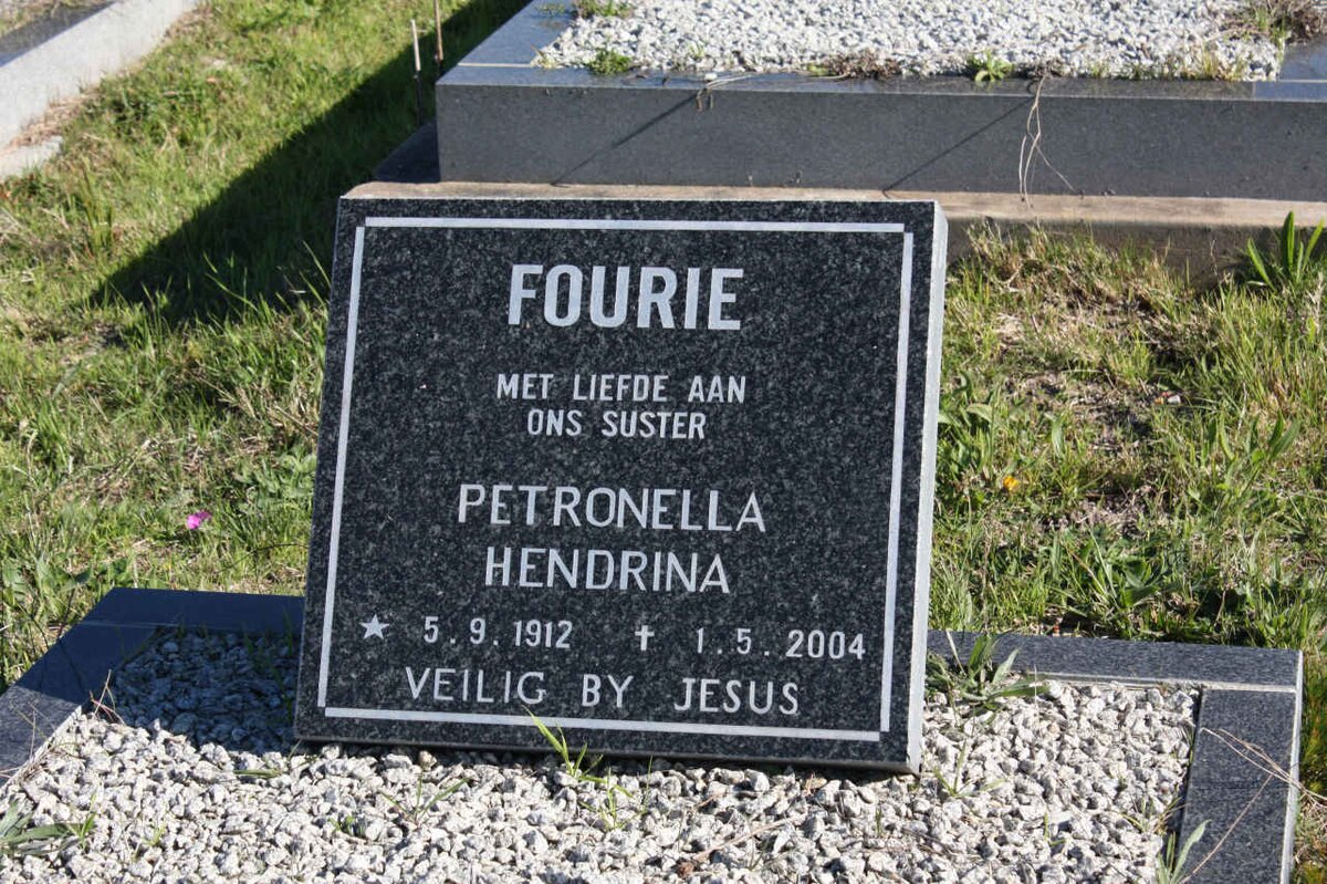FOURIE Petronella Hendrina 1912-2004