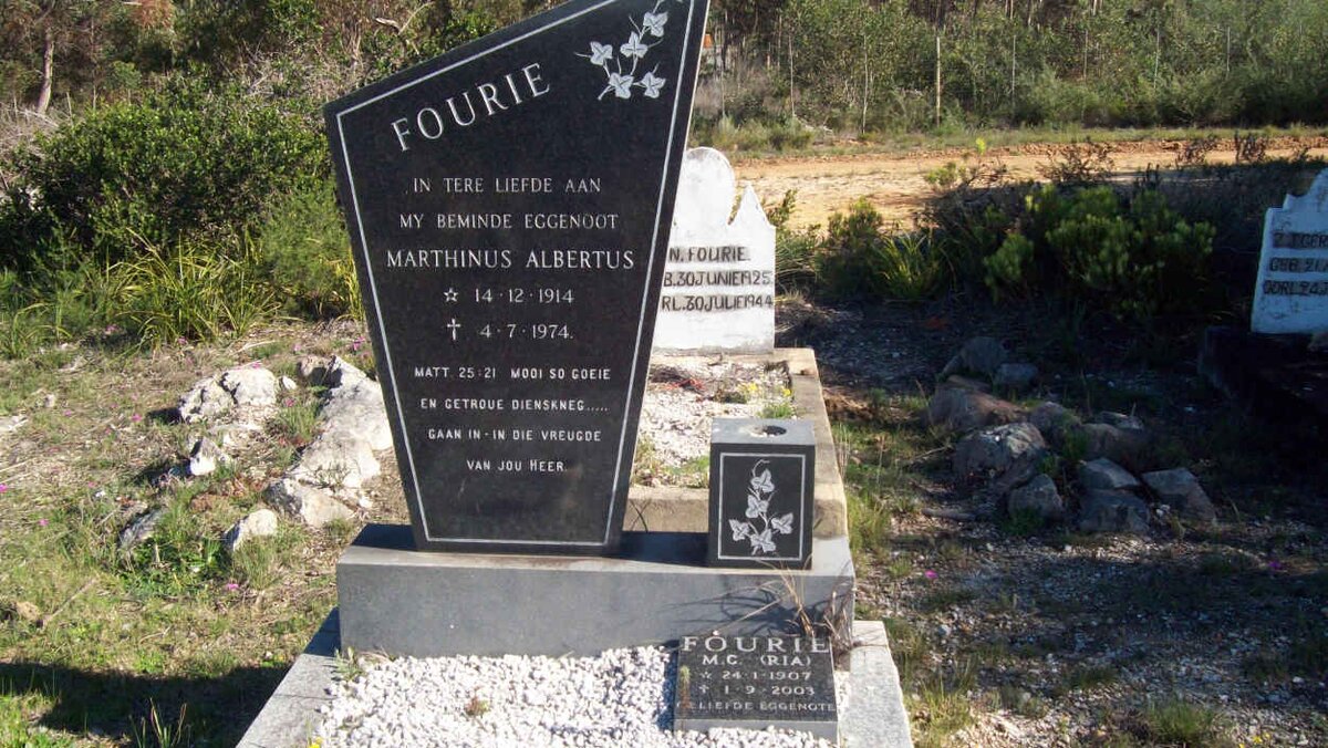 FOURIE Marthinus Albertus 1914-1974 &amp; M.C. 1907-2003