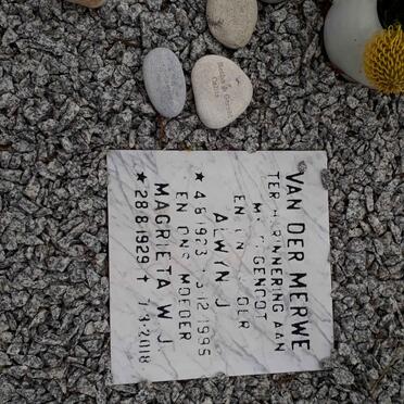 MOOLMAN P.J.W. 1927-2016 :: MERWE Alwyn J., van der 1923-1995 &amp; Magrieta W.J. 1929-2018