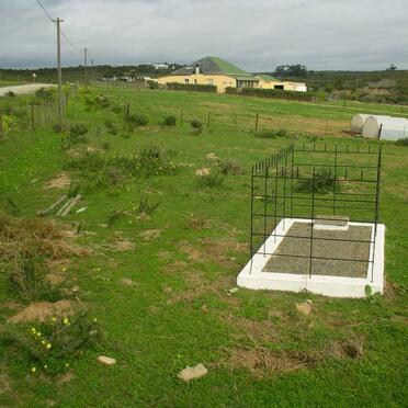 Western Cape, RIVERSDALE district, Albertinia, Tygerfontein 347, Tierfontein, farm cemetery_1