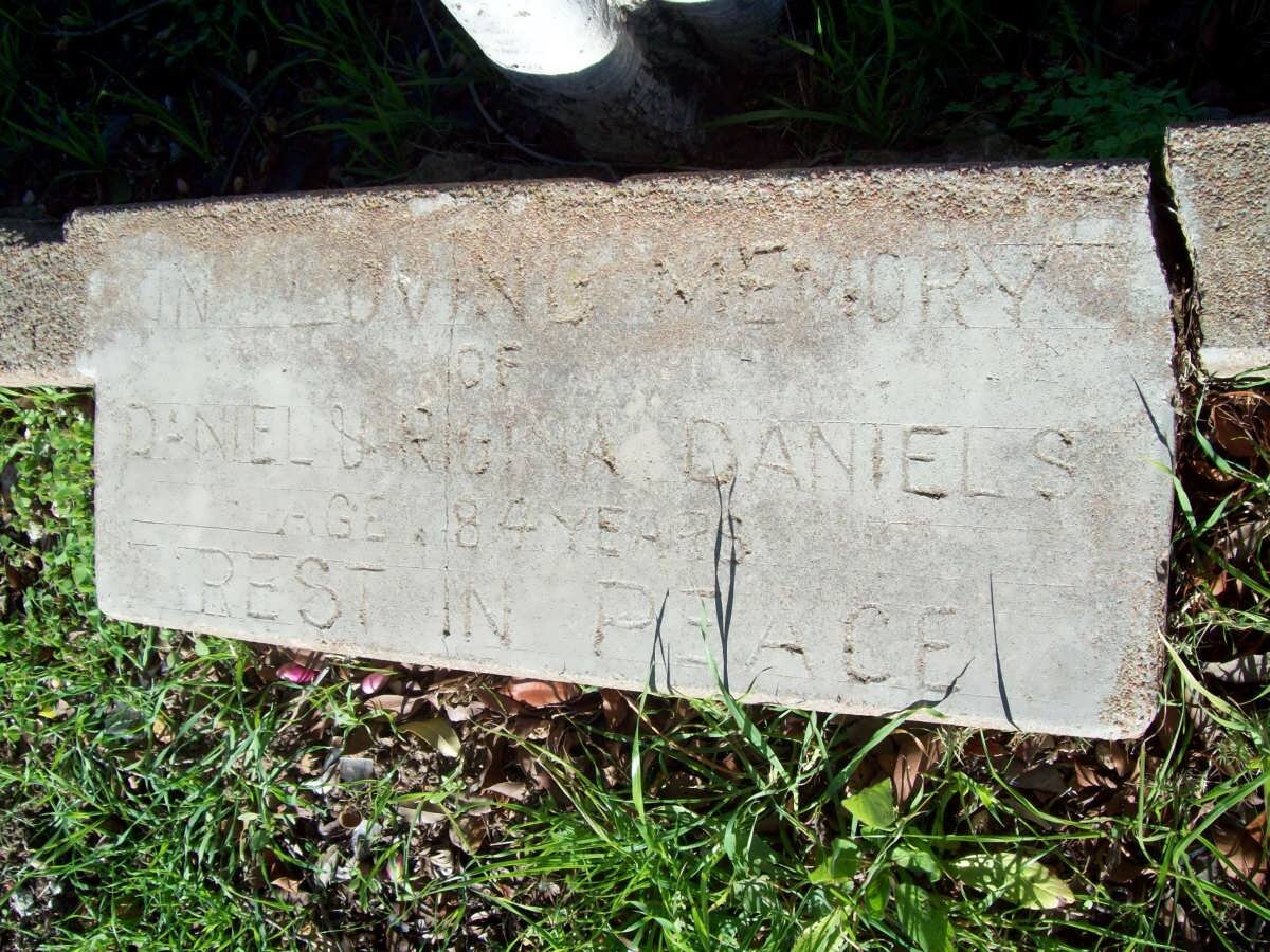 DANIELS Daniel &amp; Regina