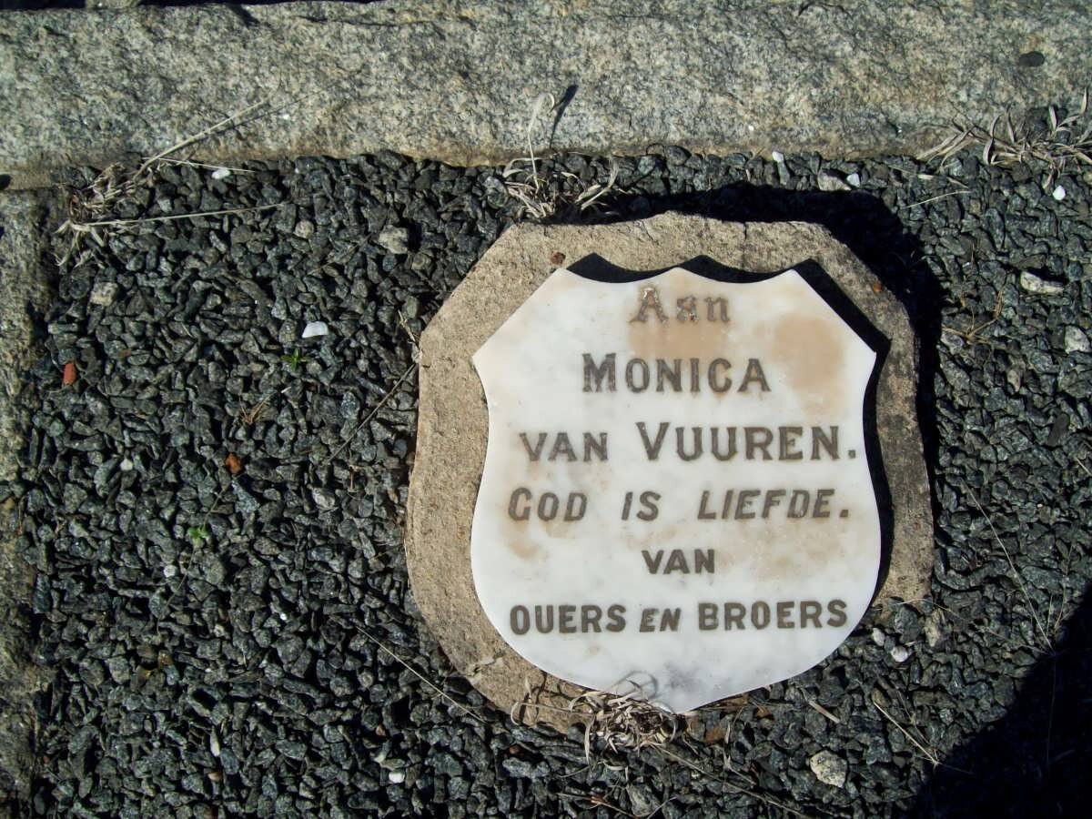 VUUREN Monica, van