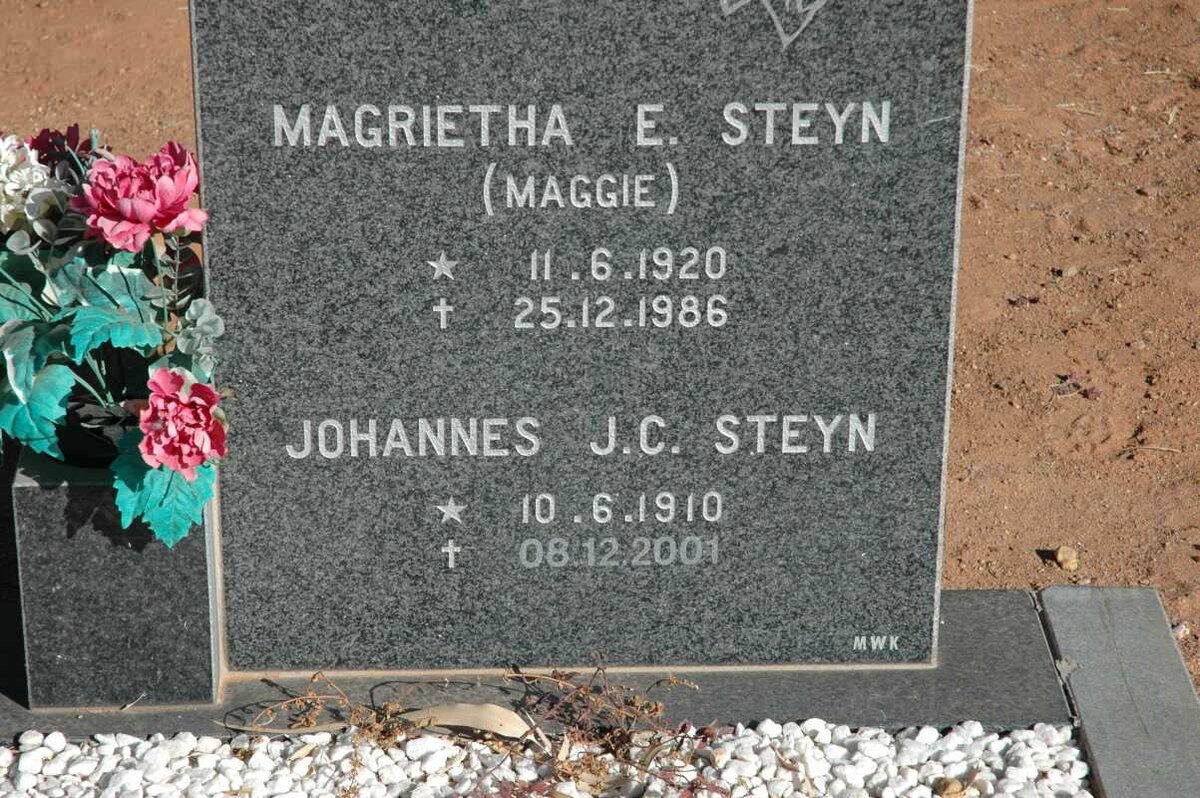 STEYN Johannes J.C. 1910-2001 &amp; Magrietha E. 1920-1986