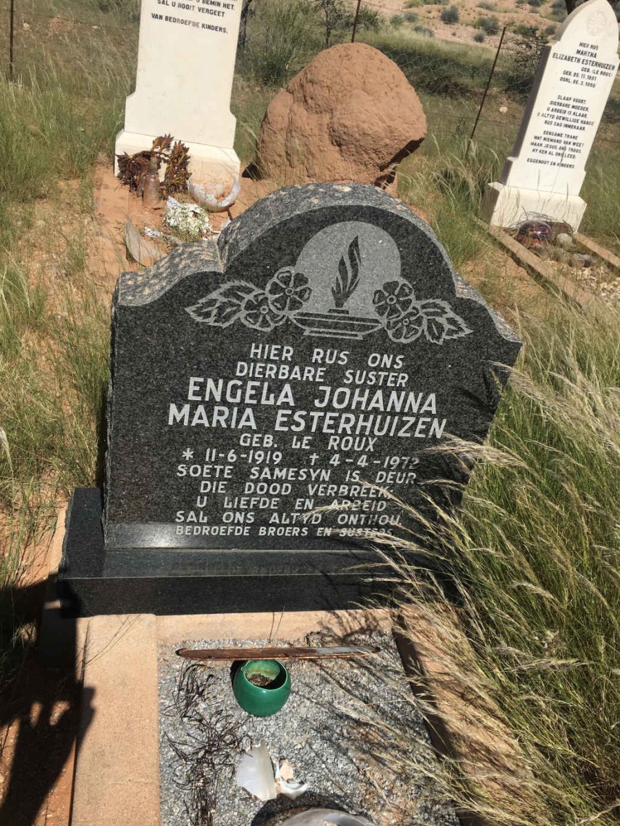 ESTERHUIZEN Engela Johanna Maria nee LE ROUX 1919-1972