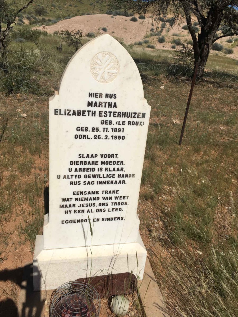 ESTERHUIZEN Martha Elizabeth nee LE ROUX 1891-1950