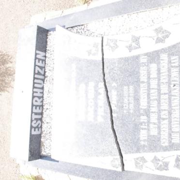 ESTERHUIZEN ?? Jacobus Pienaar 1928-1999