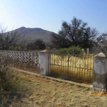 2. Entrance to the cemetery on the Farm Nauams