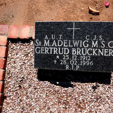 BRUCKER Gertrud 1912-1996