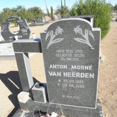 HEERDEN Anton Morné, van 1977-1999