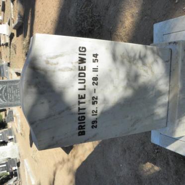 LUDEWIG Brigitte 1952-1954