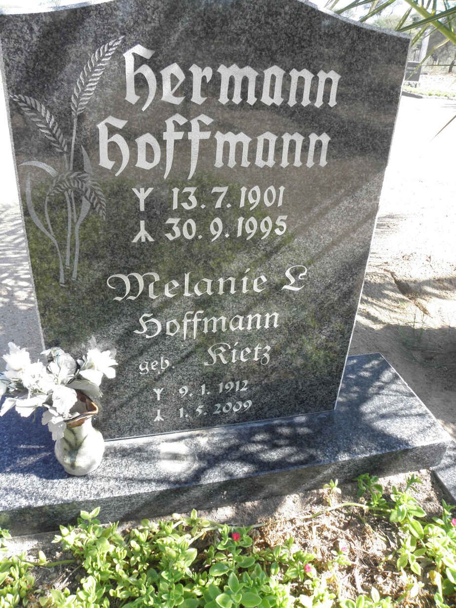 HOFFMANN Hermann 1901-1995 &amp; Melanie L. RIETZ 1912-2009